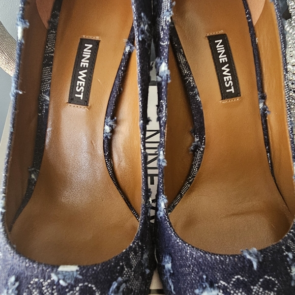 Shoes (Heels) - Picture 4 of 11